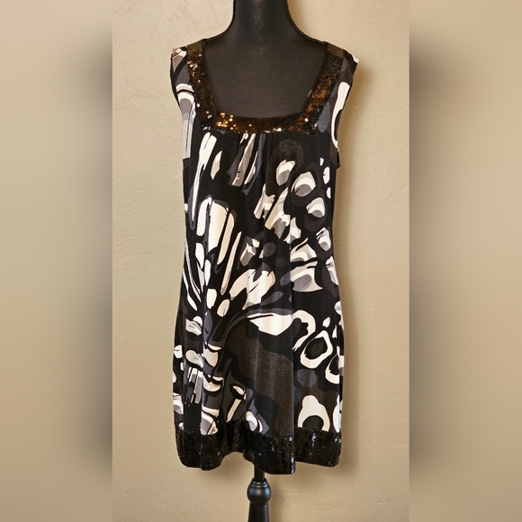 Express Dresses & Skirts - 《EXPRESS》Floral Mini Dress 🥻👗《Large》 Sequin Neckline & Trim 🛒